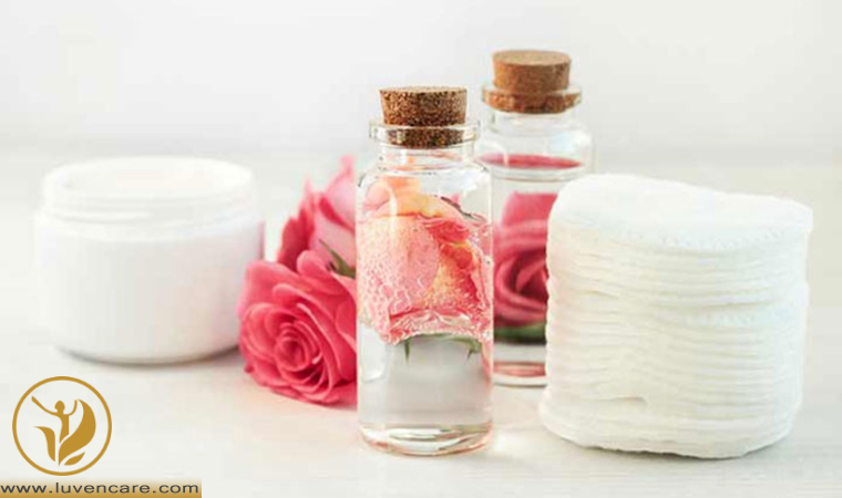 پاکسازی پوست با گلاب